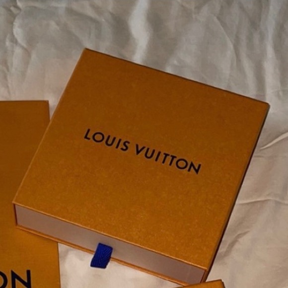 Louis Vuitton empty box with paper bag - Picture 2 of 7
